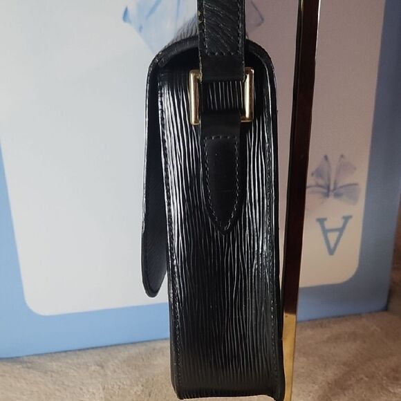 Louis Vuitton Saint Cloud  Black Epi  Leather Shoulder Bag With COA and Dustbag - Picture 5 of 13